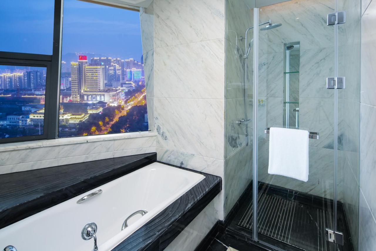 Howard Johnson Plaza Ningbo Esterno foto