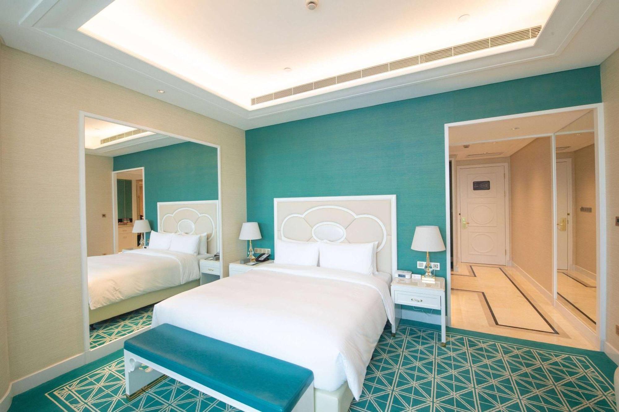 Howard Johnson Plaza Ningbo Esterno foto